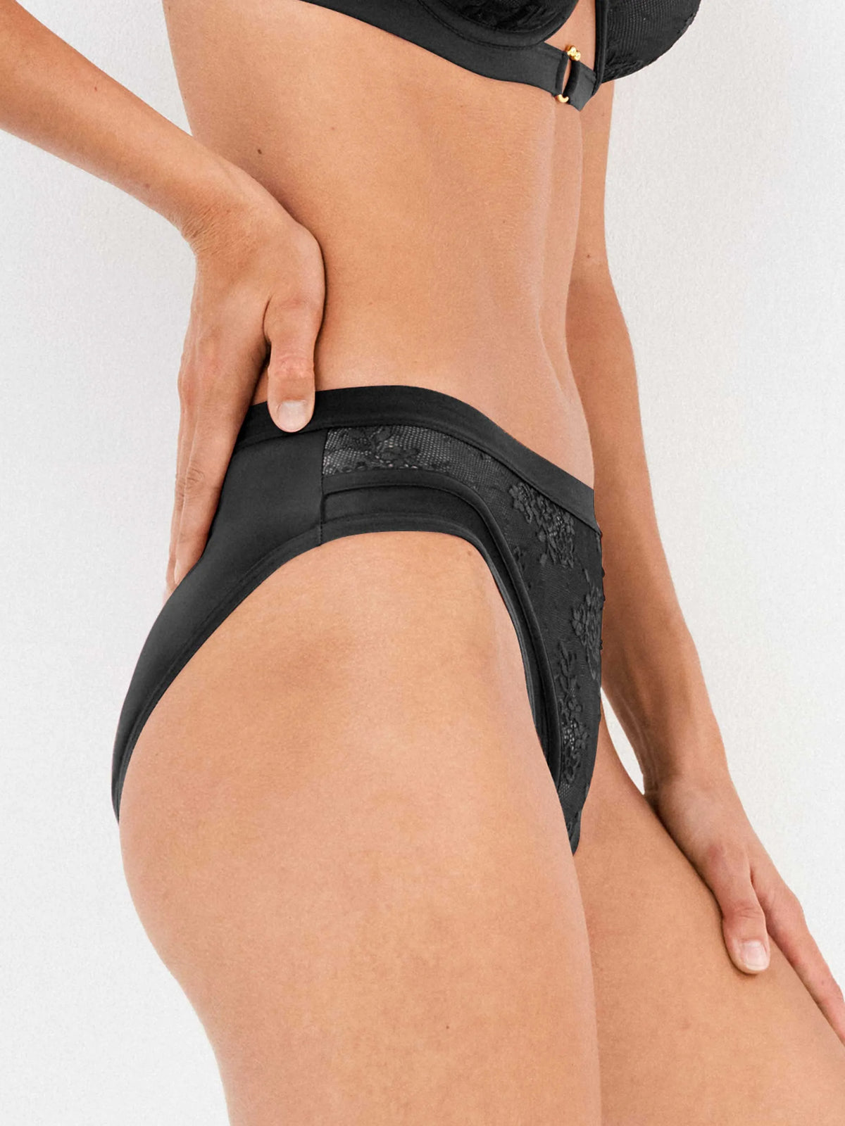 #Color_NEGRO