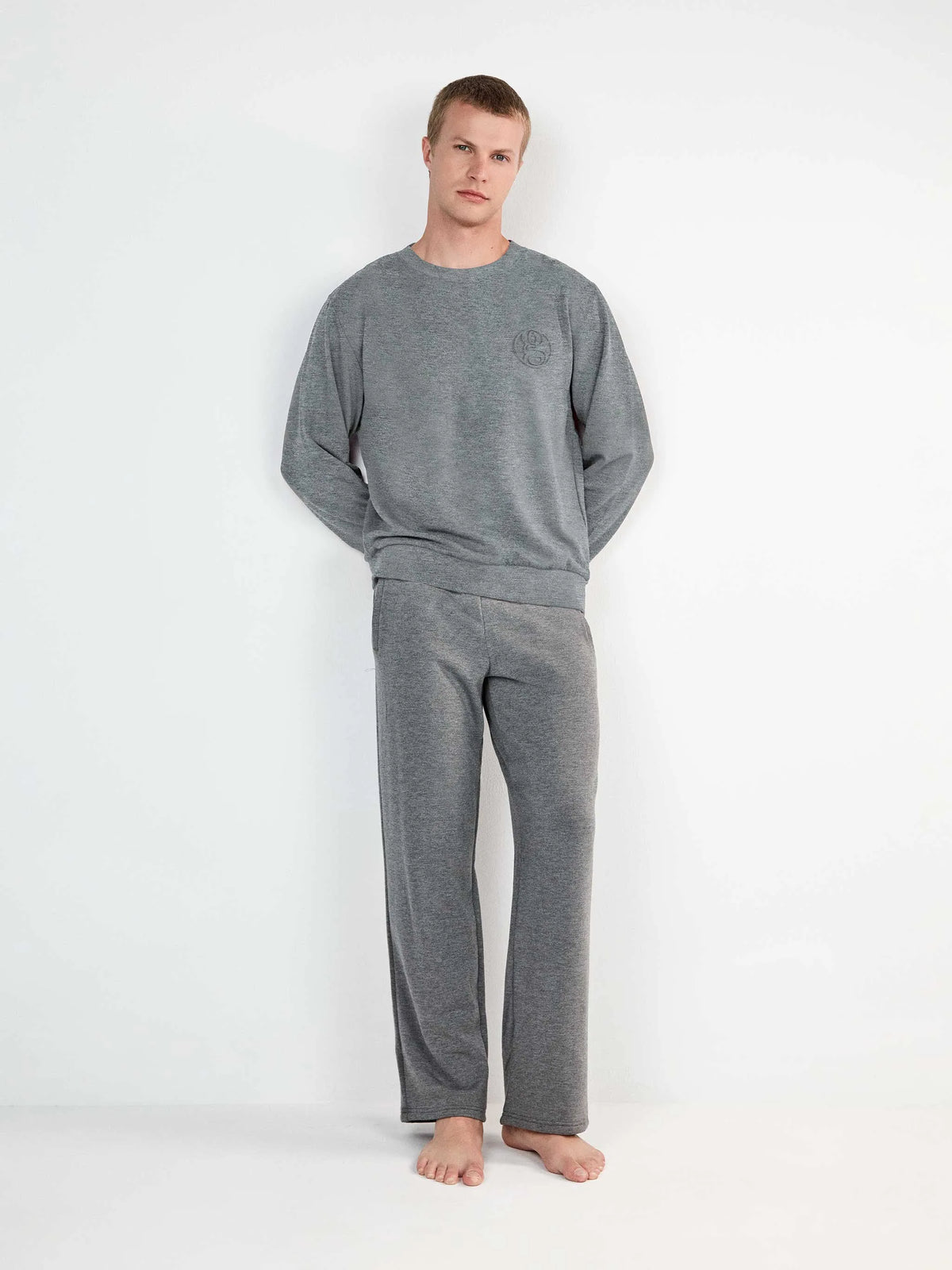 #Color_GRIS VIGORÉ