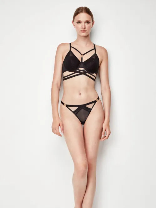 Bralette bra with straps at the neckline