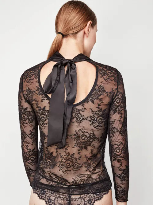 T-shirt en dentelle semi-transparente