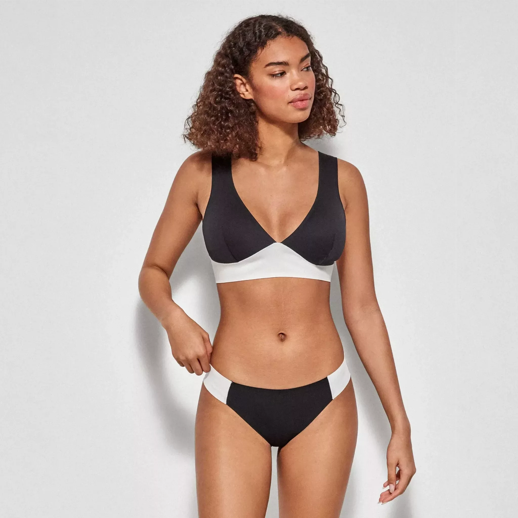 Costumi da bagno e bikini senza segni